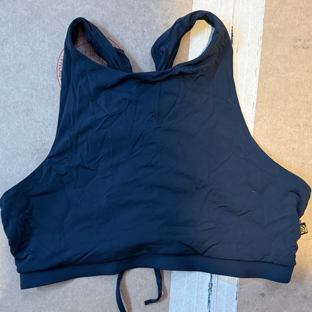 Black Swim Bikini Top la Vie en Rose